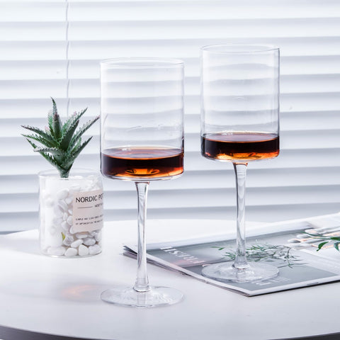 BACLIFE 100% leadless crystal wine glass with bright clarity.
