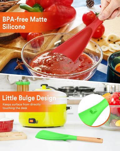 Badiano cooking spoon rest position keeps the head off surfaces when set down.