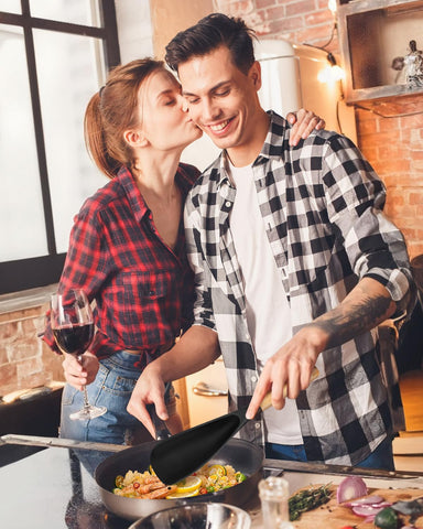 Badiano spoon gentle on nonstick surfaces, preventing scratches during use.