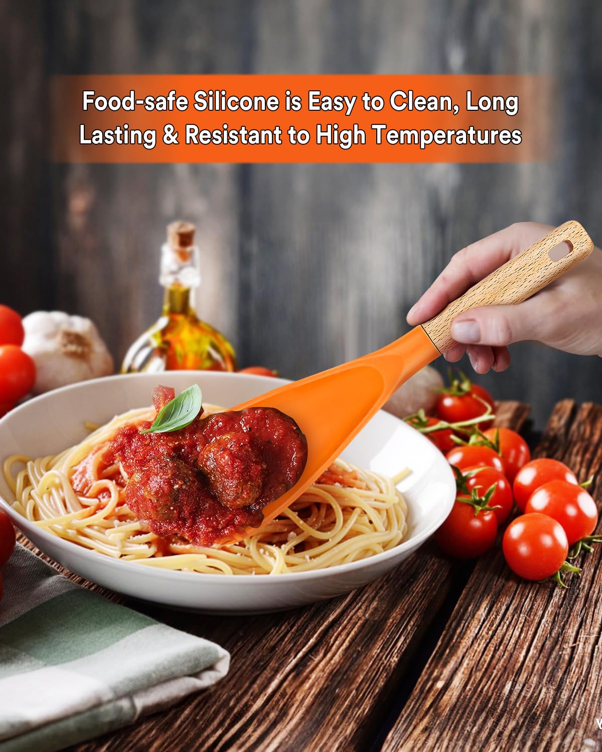 Badiano silicone spoon glides on nonstick surfaces, preventing scratches.