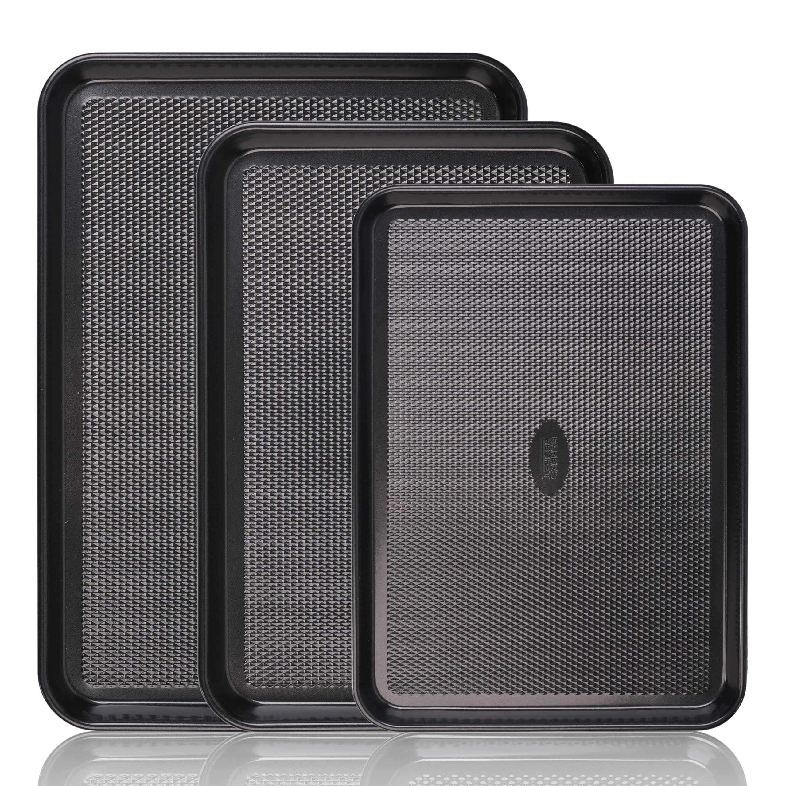 Baker's Secret diamond-base baking sheet promotes even browning and air flow.