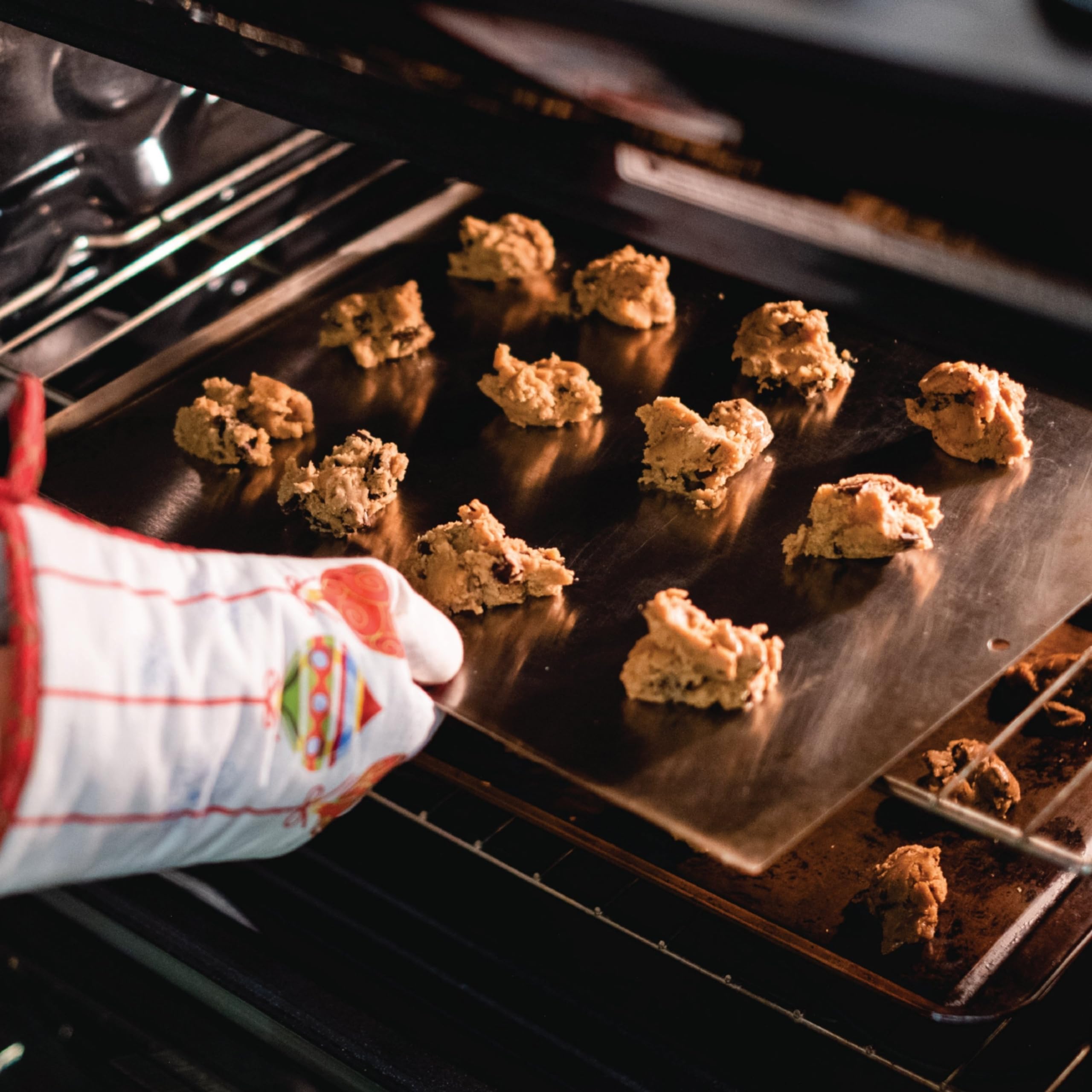 Baker's Secret eco-friendly kitchen choice for baking.