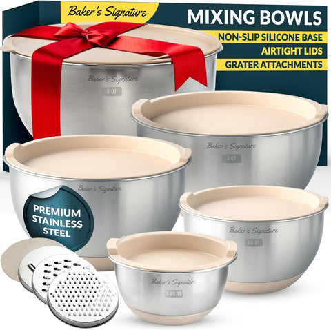 Baker's Signature 0.63qt stainless steel bowl with lid for compact prep tasks.