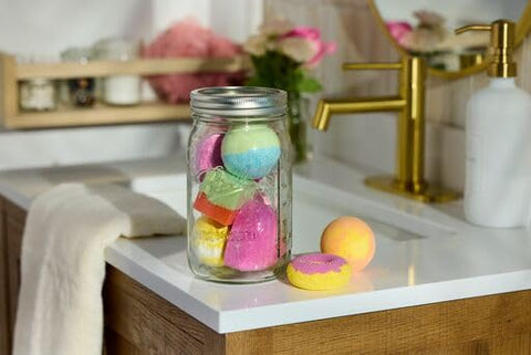 Ball wide-mouth jar glass clarity for easy content identification