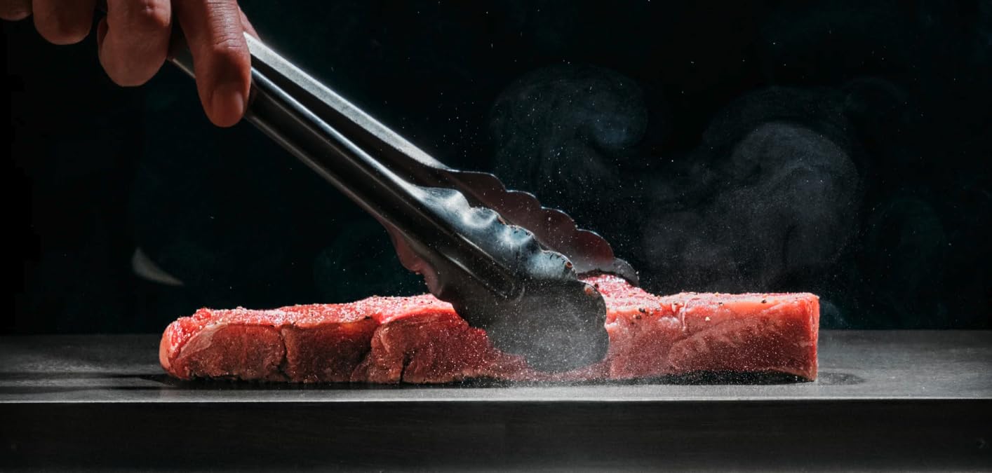 BALMUDA The Teppanyaki precision spatula and oil tray for tidy setup