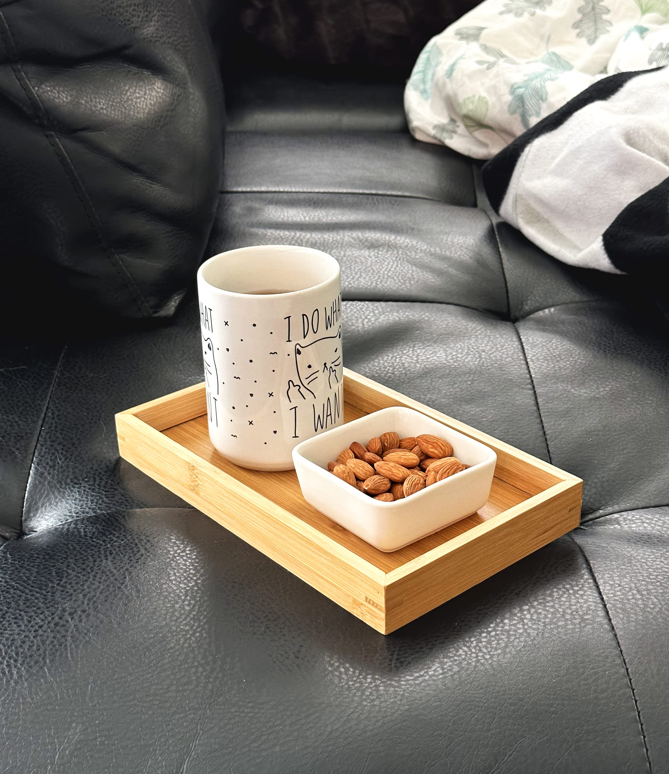 Bam & Boo edge-detail tray close-up, sturdy corners for daily use and reliable support.
