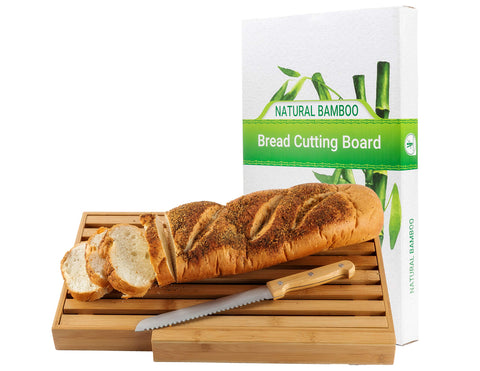 BAMBOO LAND gift-boxed bread board set ideal for holidays and housewarmings.