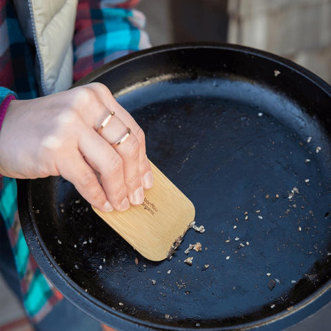 Bambu pot scraper grease-removal ideal for grease and grime on cookware.