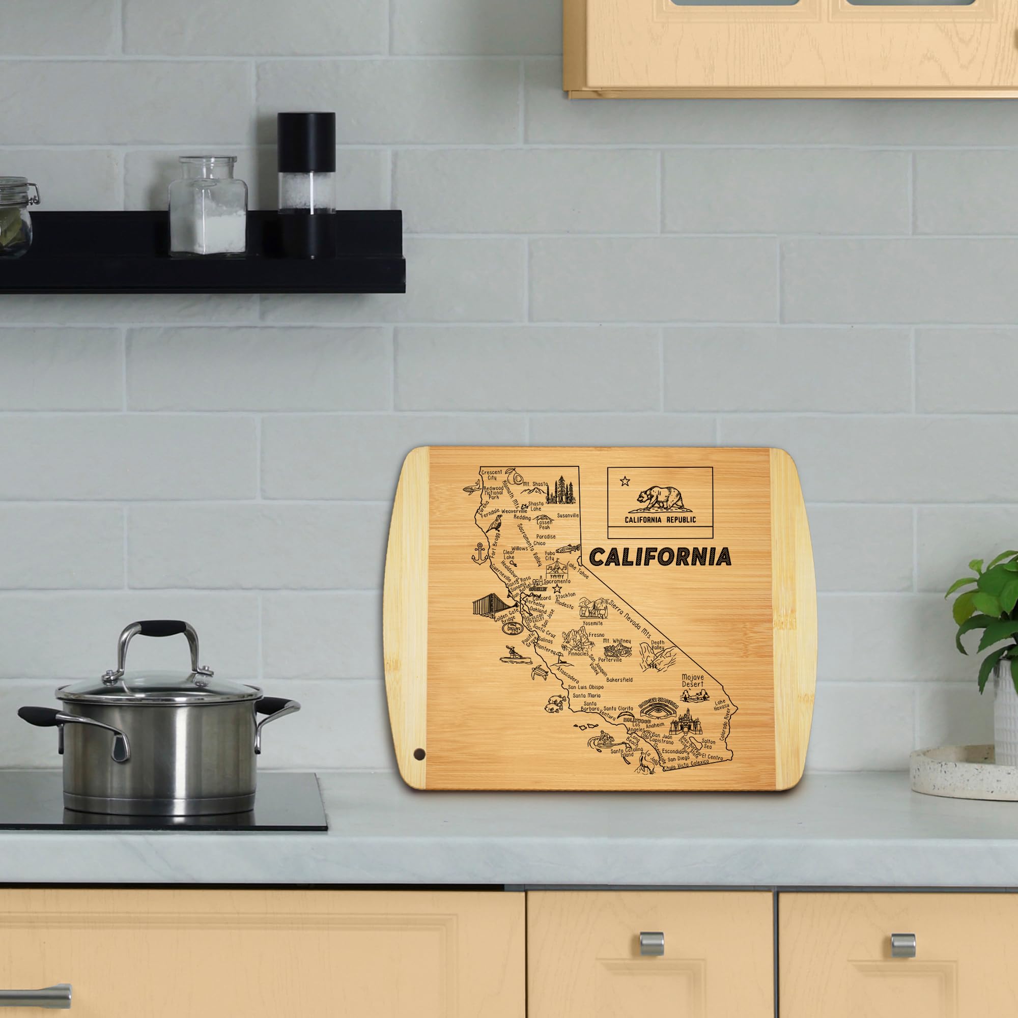 Bambüsi back side is smooth for chopping vegetables, cheese, and more.