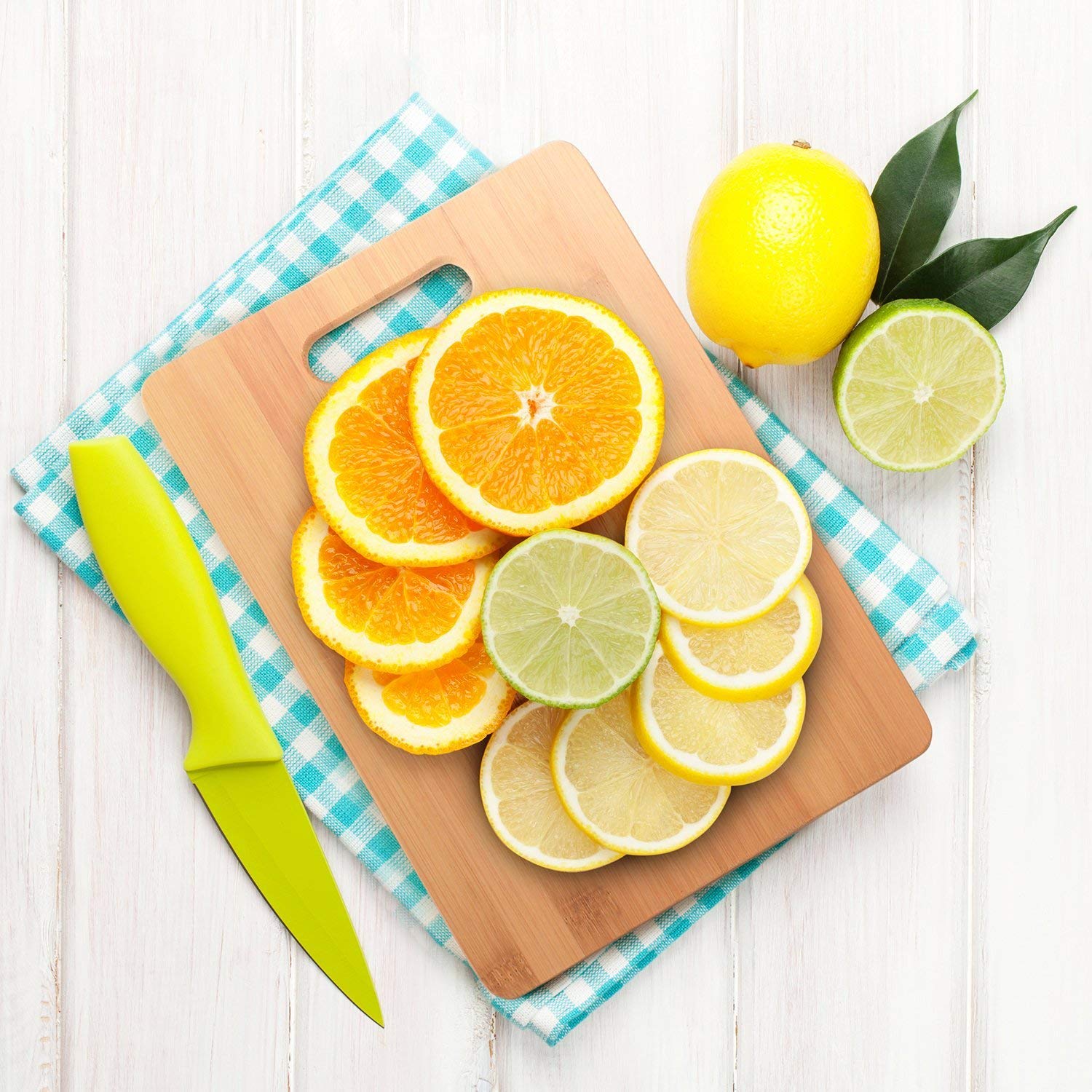 Bambüsi bamboo cutting board small, convenient for herbs and garnish.