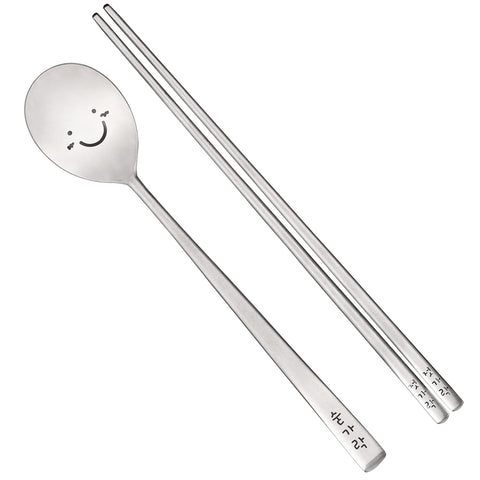 BAPMOO long-handle chopsticks provide comfortable grip.