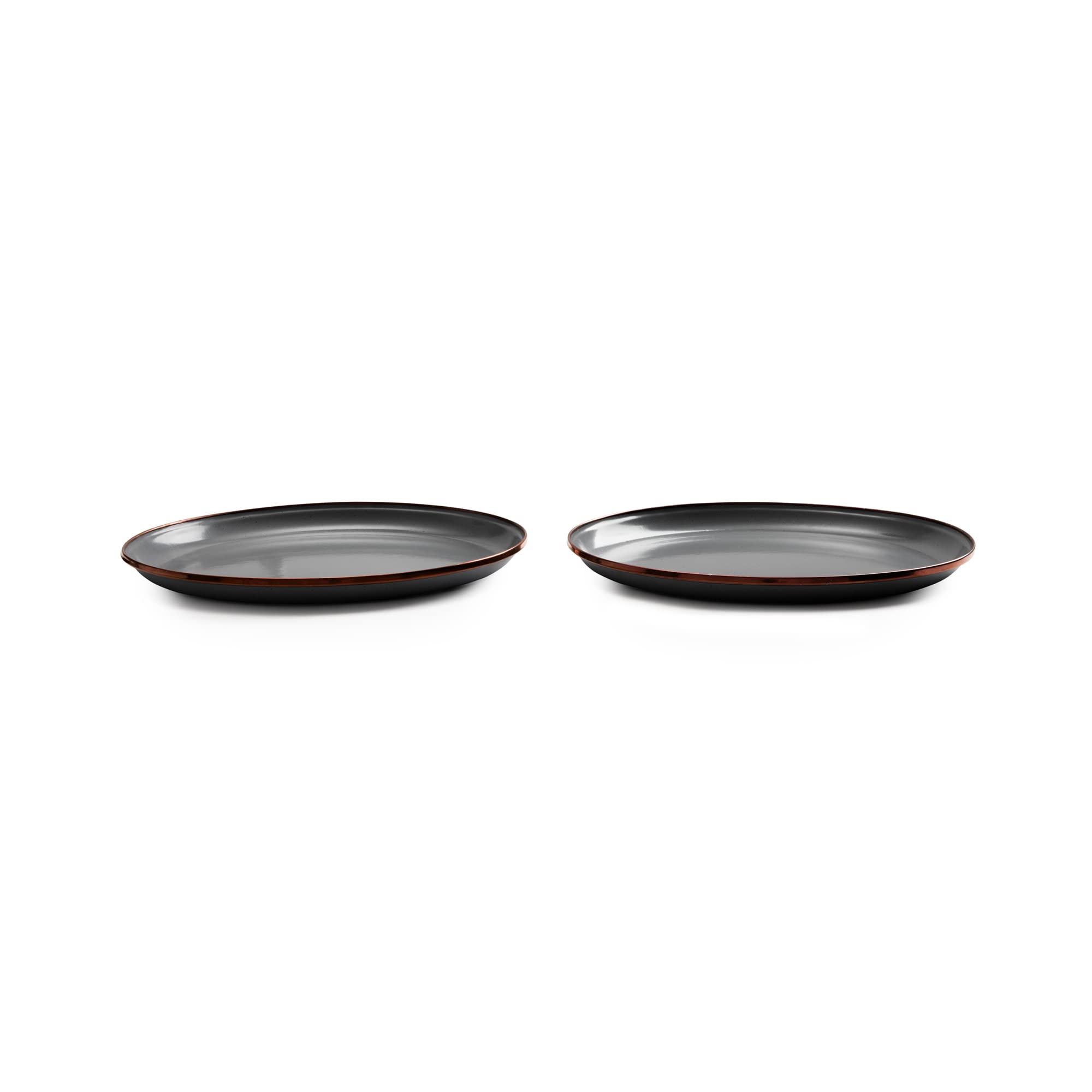 Barebones deep plate with bronze-like patina rim for refined touch