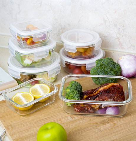Bayco 950ml round glass container suited for larger leftovers and lunches.