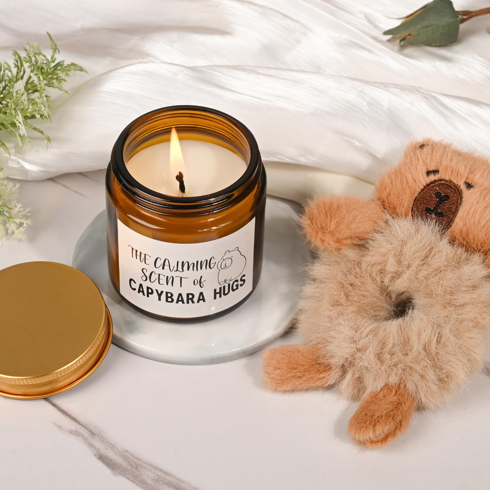 Bayelove Capybara keychain to keep essentials within reach with charm.