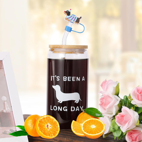 Bayelove dachshund makeup bag keeps cosmetics organized.