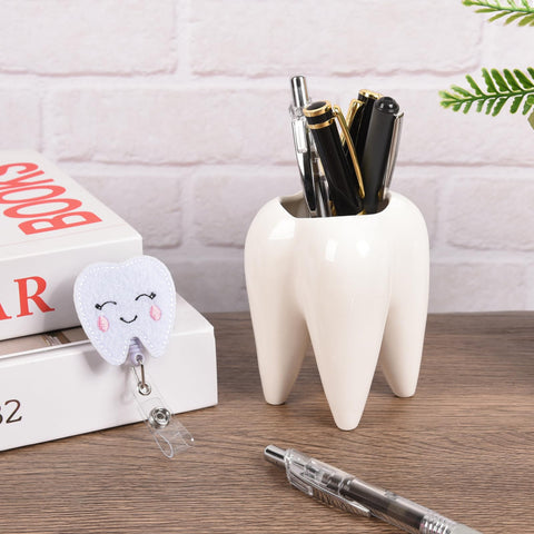 Bayelove dentist keychain adds charm and everyday practicality.