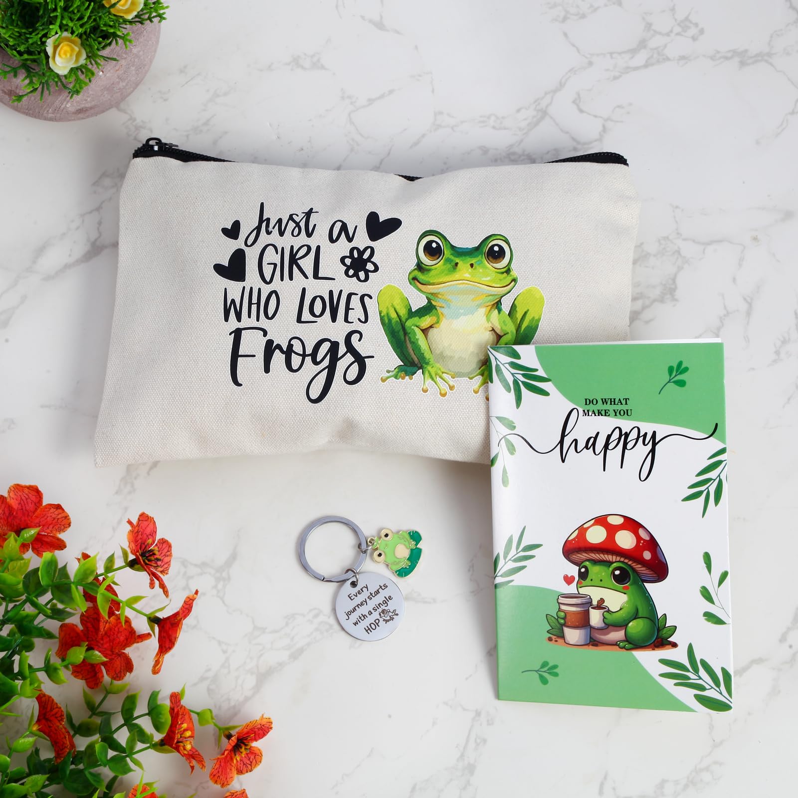 Bayelove frog gift socks, soft plush warmth for chilly days