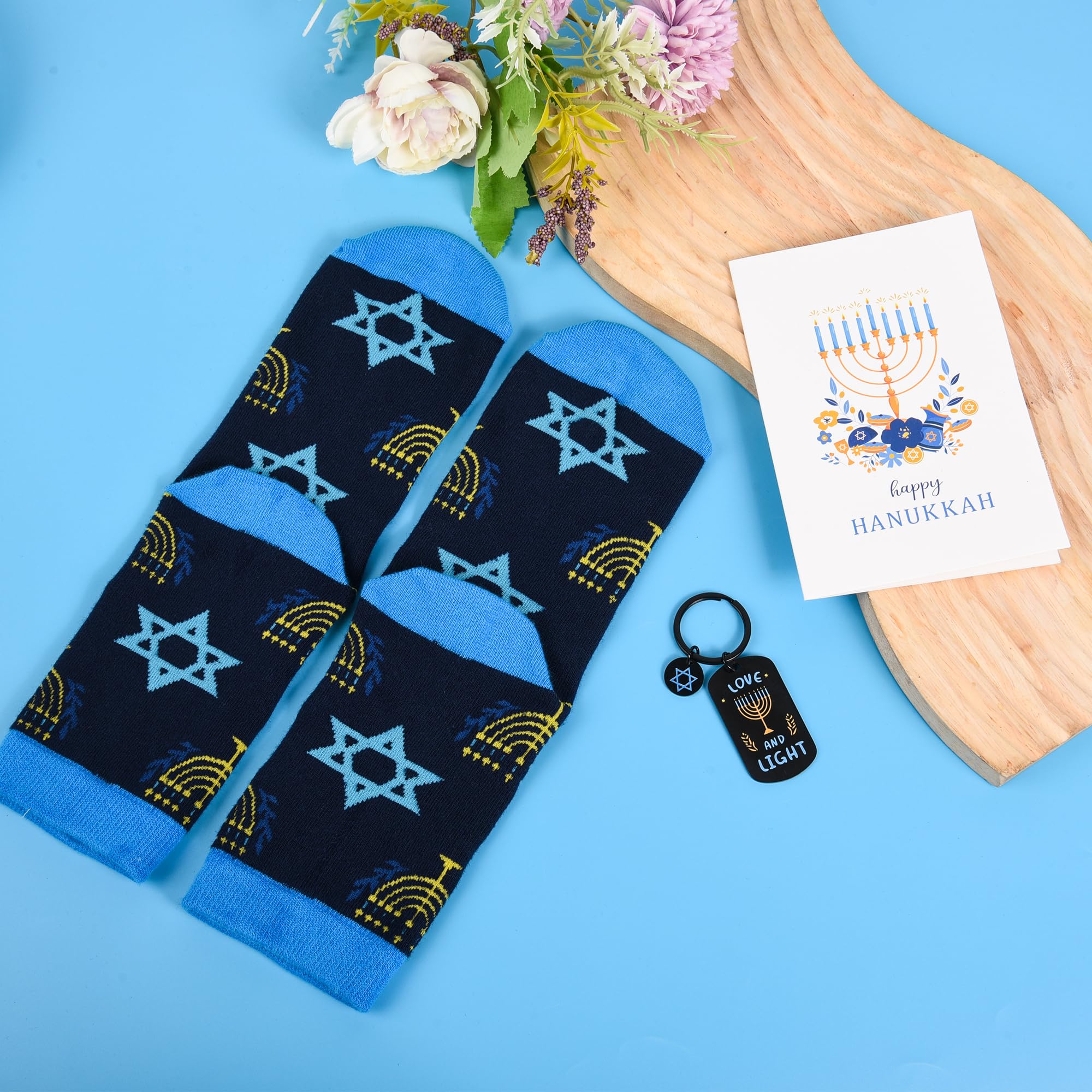 Bayelove Hanukkah keychain—compact daily carry with festive charm.
