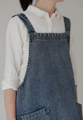 BCHWAY FAMILY multiuse apron suitable for kitchen, art, or garden.