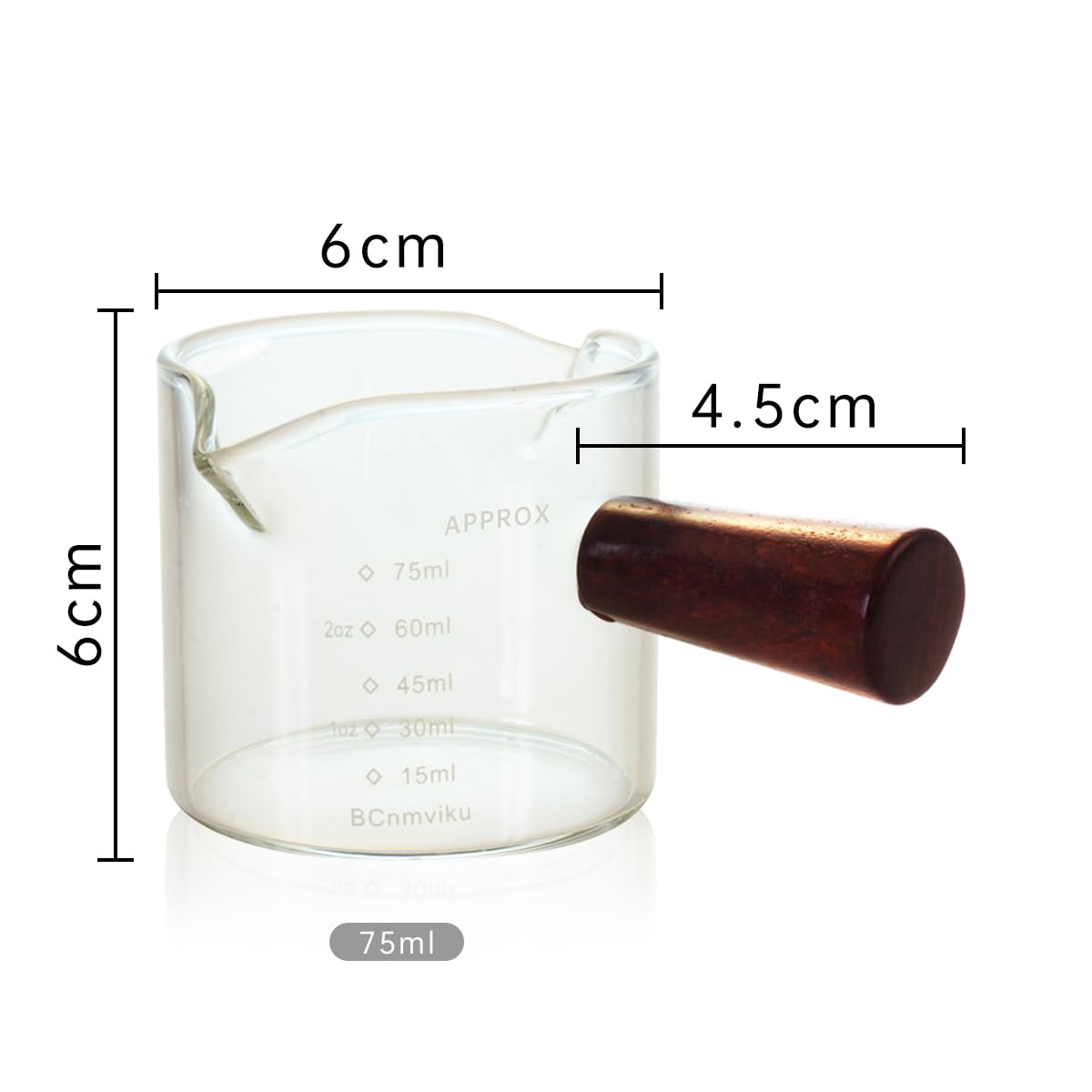 BCnmviku clear glass shows liquid level during pouring