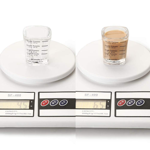 BCnmviku sturdy base reduces mess during pouring