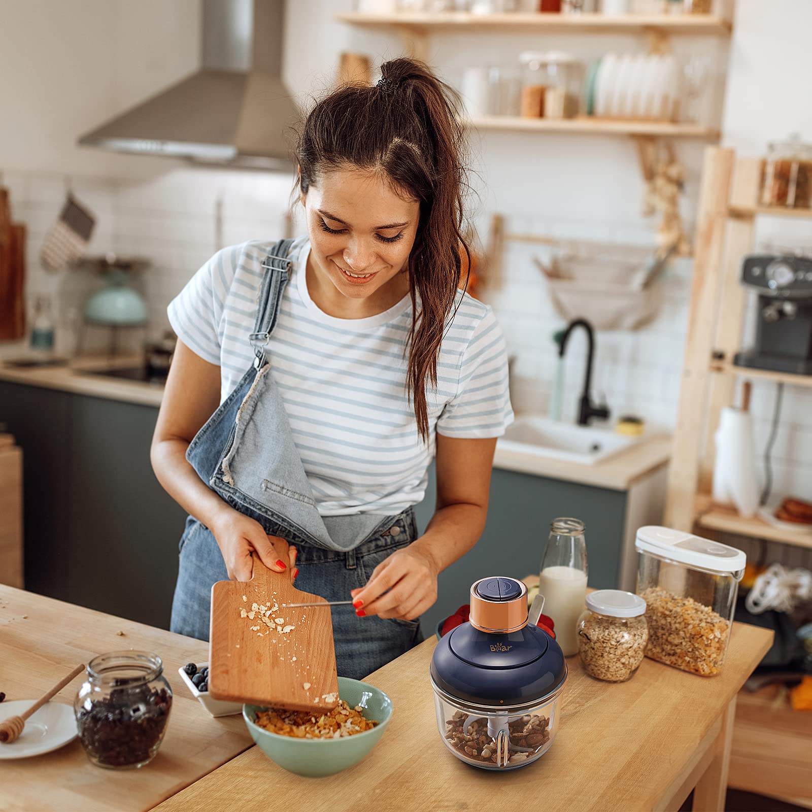 Bear Food Processor borosilicate glass bowls are easy to clean.