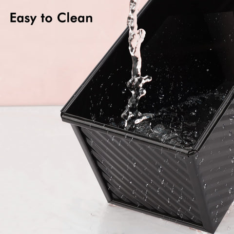 Beasea Pullman loaf pan bottom vent promotes even browning.