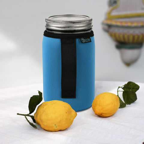 Beautyflier machine-washable neoprene sleeve is durable and easy to clean.