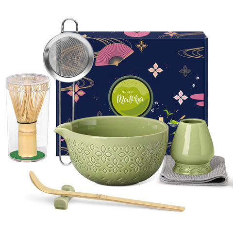 Beiyunee matcha bowl with spout for smooth, drip-free pouring