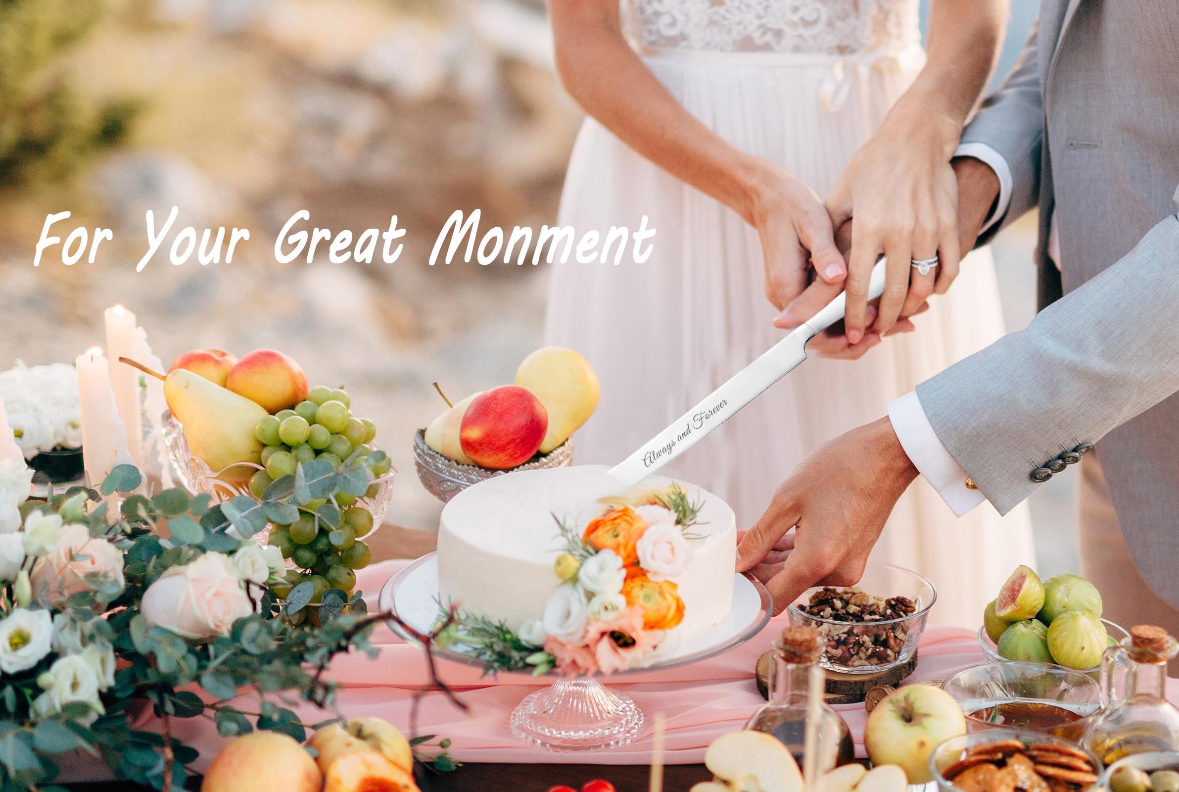 BEKESIN wedding server engraved for a refined cake presentation.