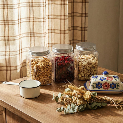 Great for peanut butter or honey, with reliable sealing.