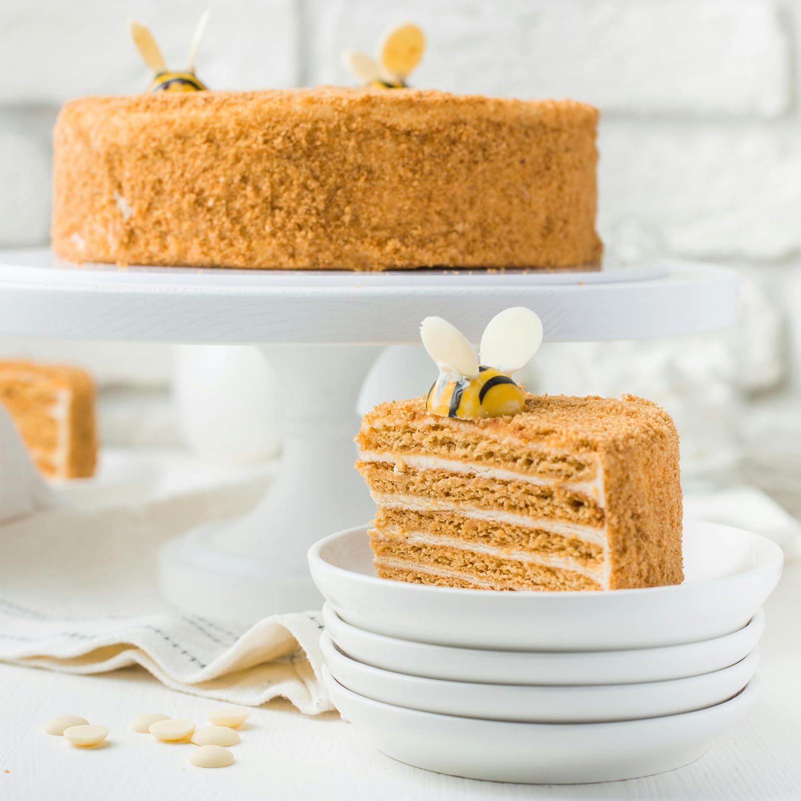 Bekith quiche and layer cake pans, versatile round bakeware.