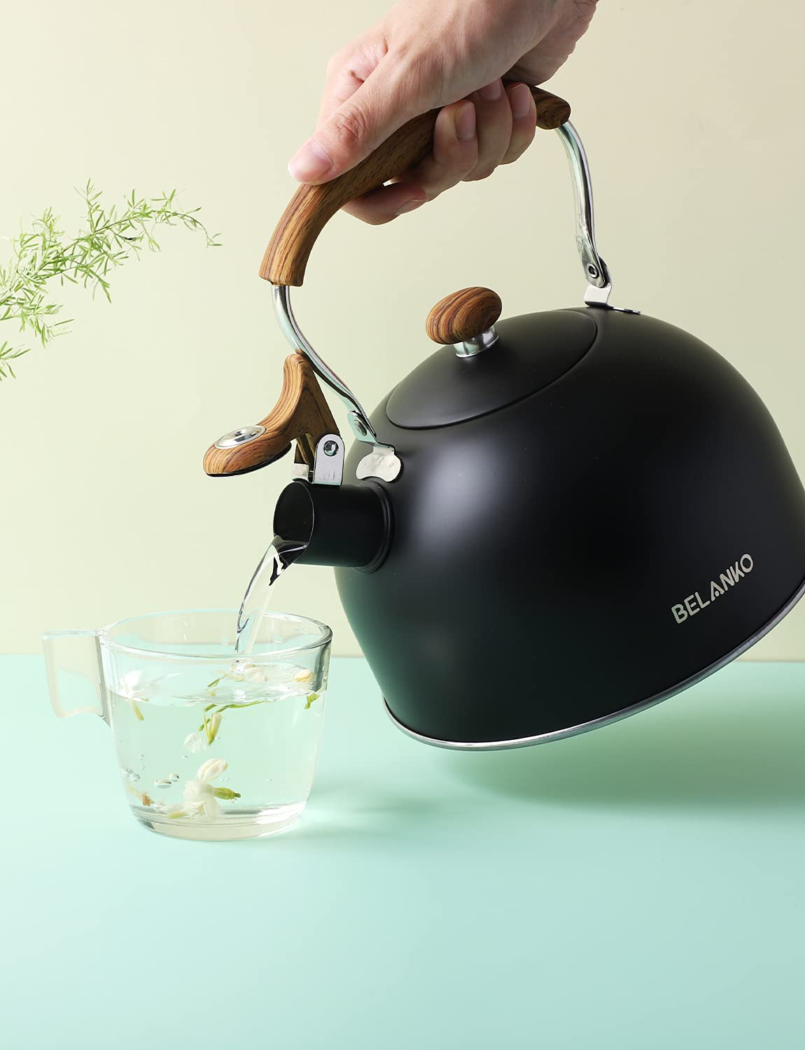 BELANKO wood-pattern design adds a touch of elegance to your stovetop.