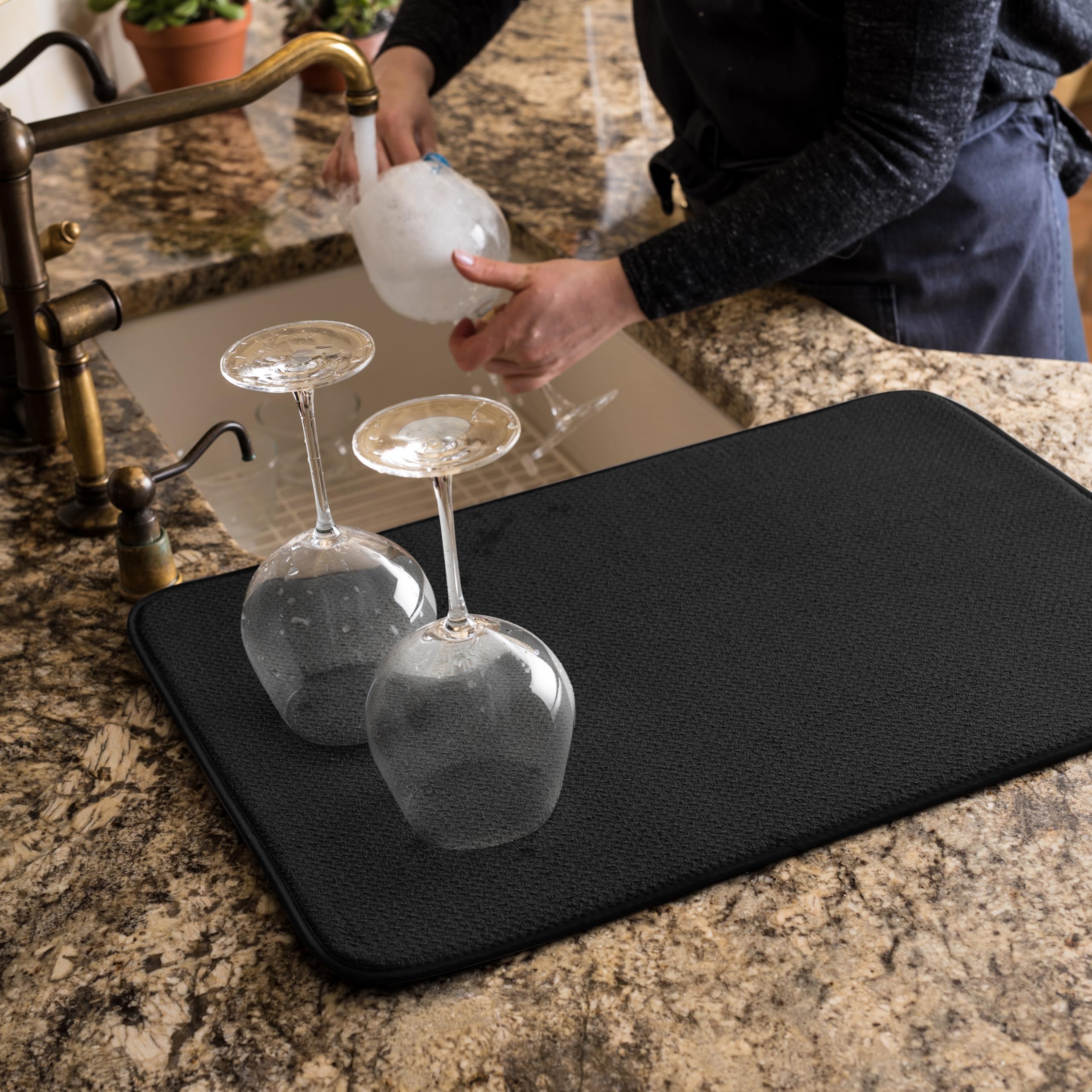 Bellemain drying mat protects counter and glassware from scratches.