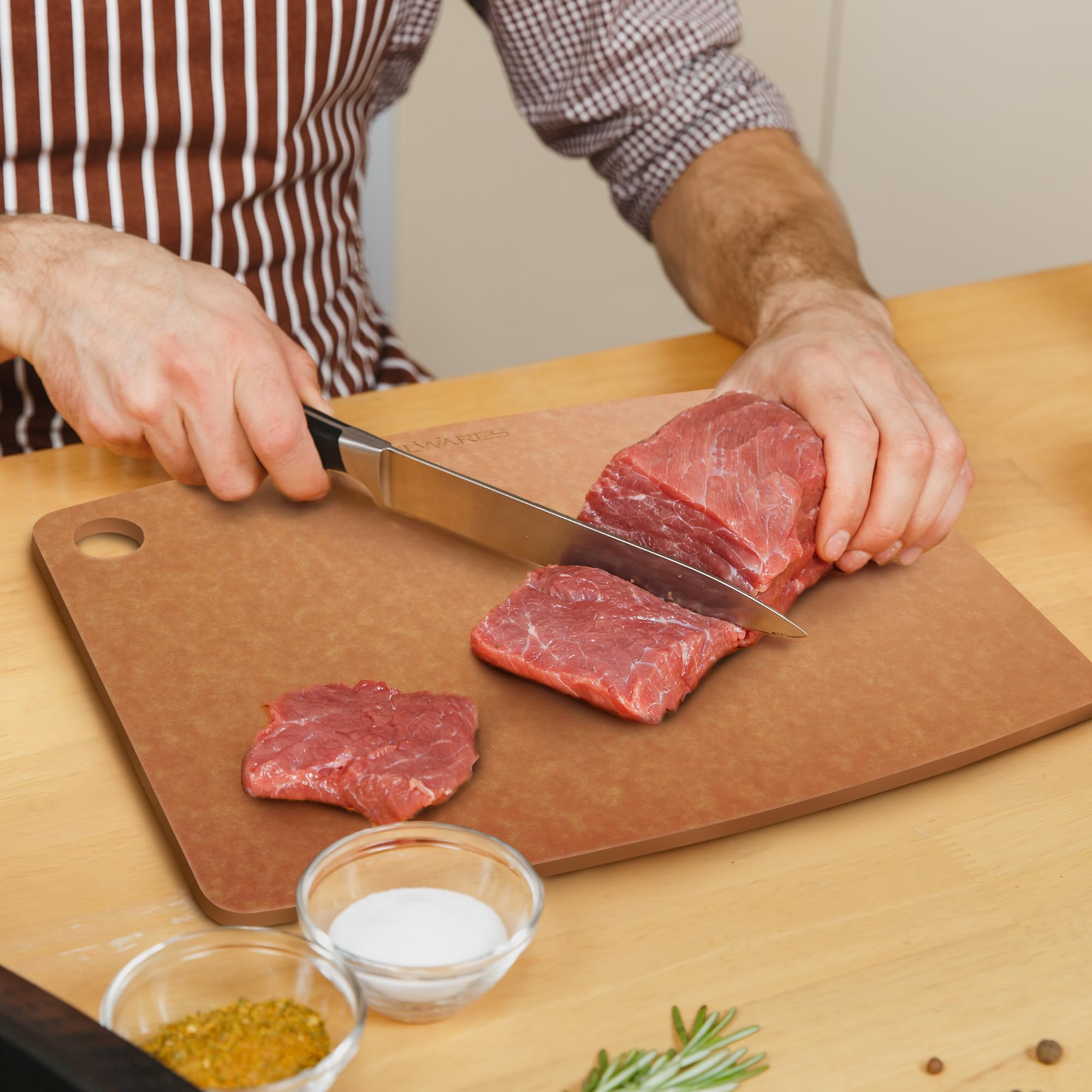 Belwares lightweight yet durable board for easy handling.