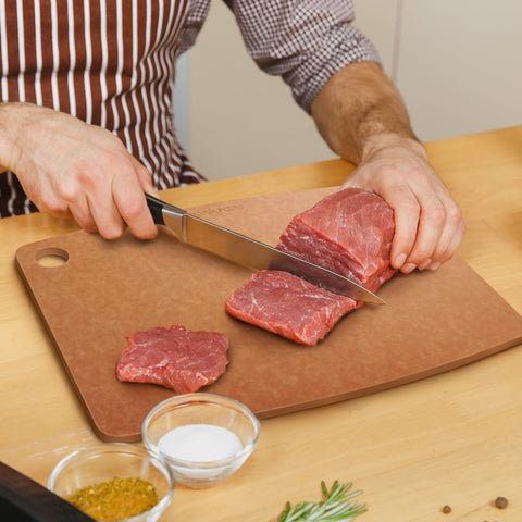 Belwares lightweight yet durable board for easy handling.