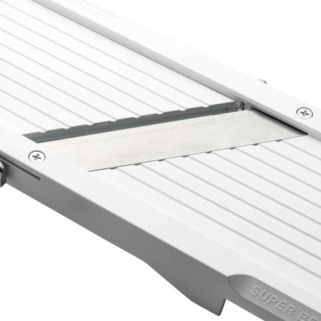 Benliner flat blade for No.95 front view improves precise slicing.