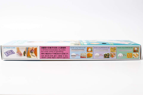 Benriner ergonomic grip – comfortable handling during quick vegetable prep.