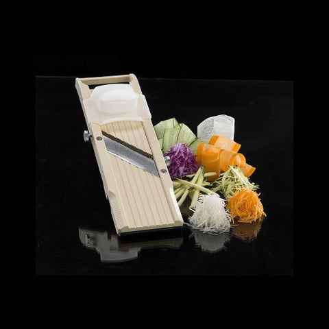 Benriner No. 64 blade assembly enables decorative garnishes