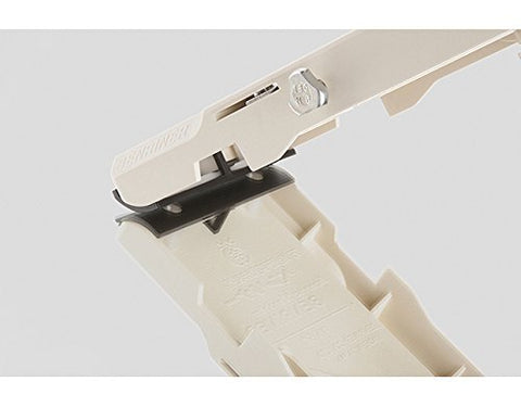 Benriner No. 64 non-skid base provides stability on counters