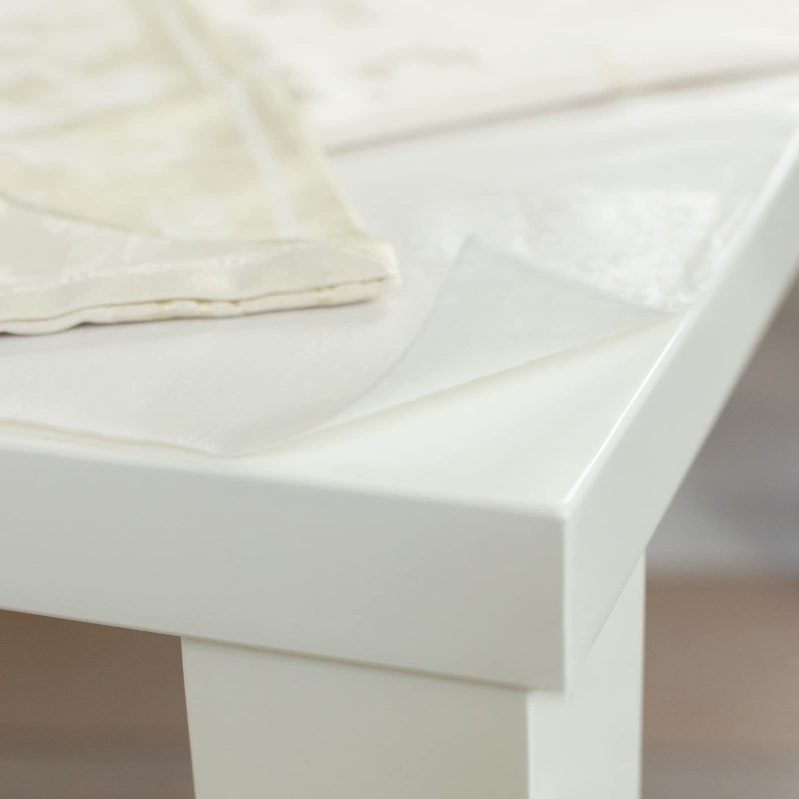 Benson Mills Deluxe table pad resists spills for busy dining and entertaining