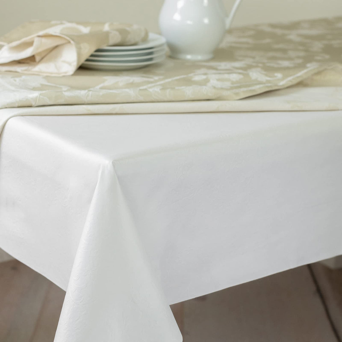 Benson Mills Deluxe table pad top view protects surfaces from spills and scratches