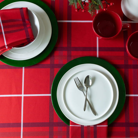 Machine-washable polyester tablecloth offers easy care for holidays