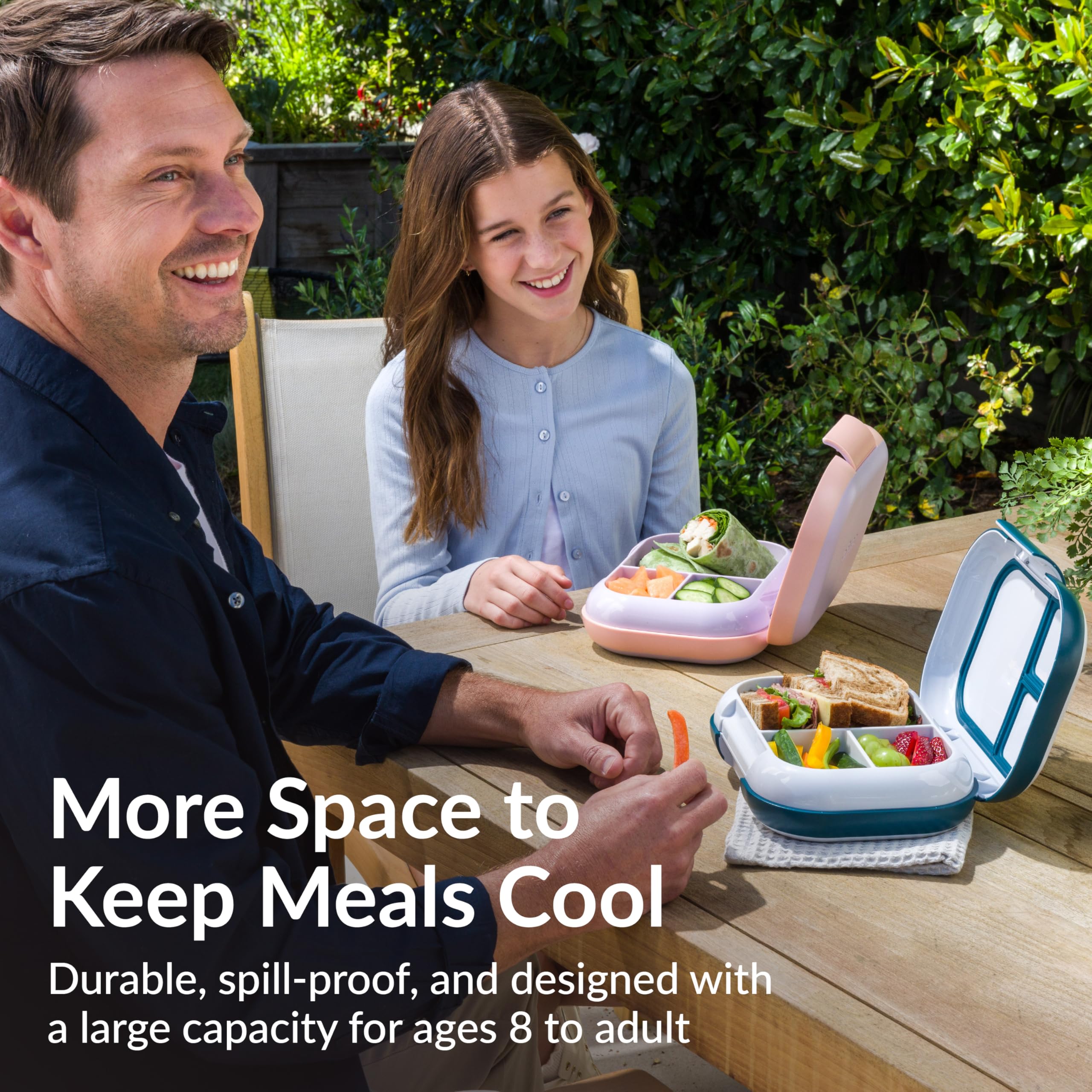 Bentgo Chill Max removable divider enables 3- or 4-compartment layouts.