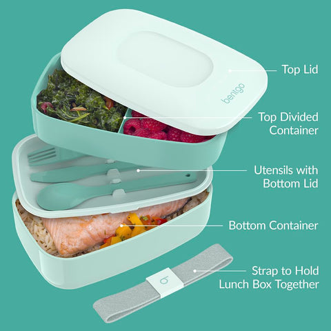 Bentgo Classic sealing strap ensures meals stay secure in transit.