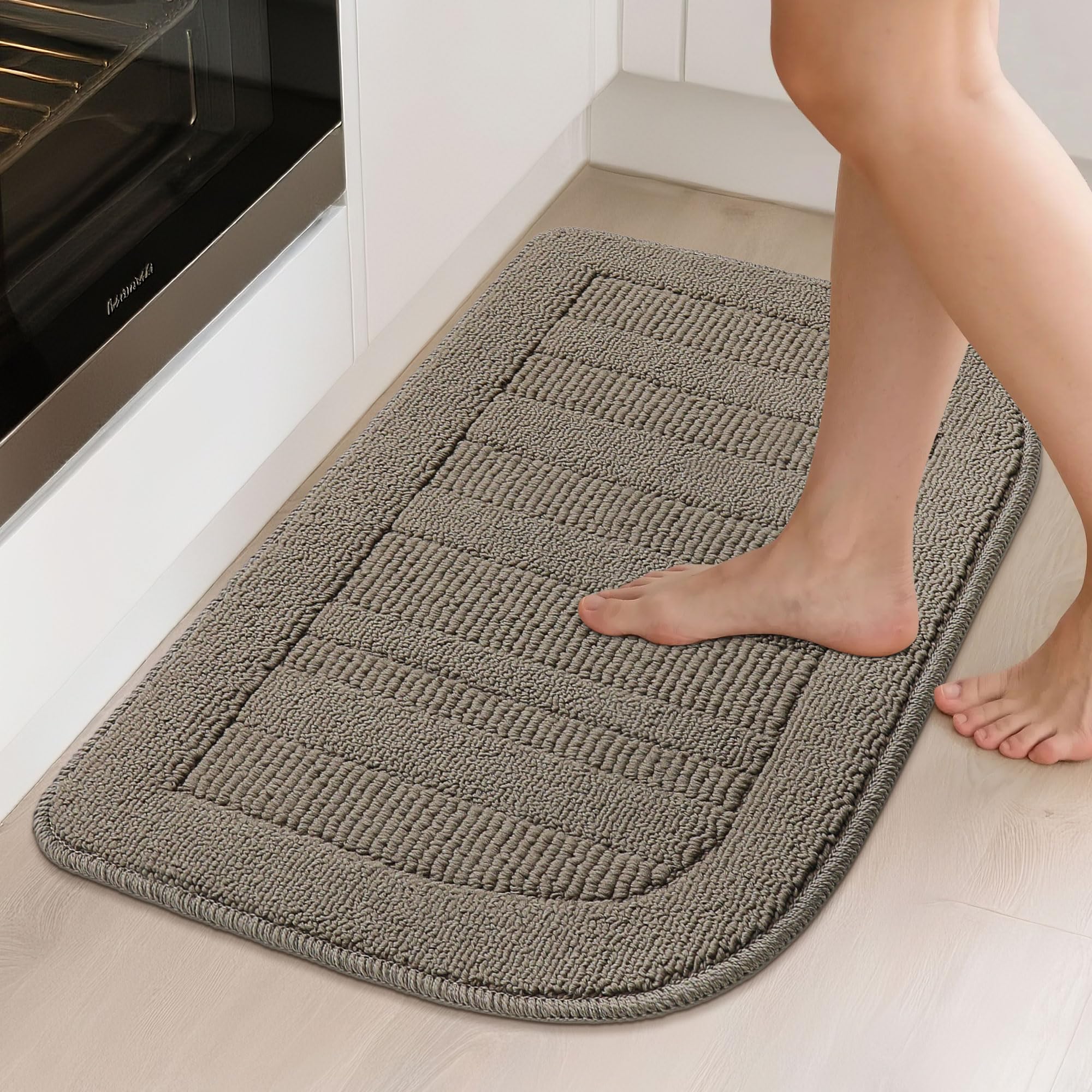 BEQHAUSE absorbent kitchen mat soaking up spills to protect floors