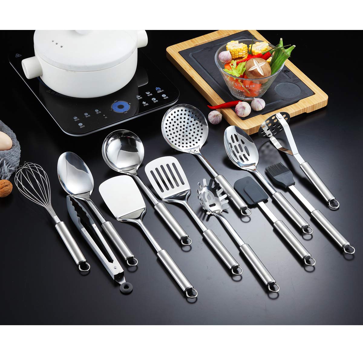 Berglander pasta server from 12-piece set for serving pasta neatly