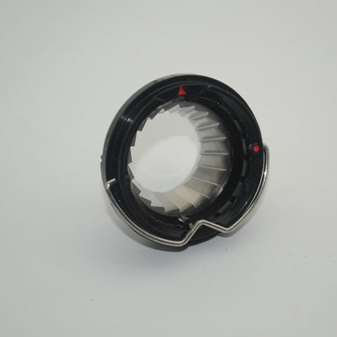 BES870XL metal gear emphasizes durability for long-lasting espresso grinding.