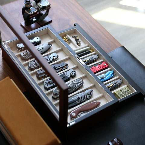 Besforu walnut and ebony finishes complement many decors.