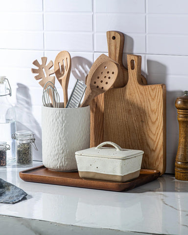 Besmeety butter dish is heat resistant for versatile kitchen use.